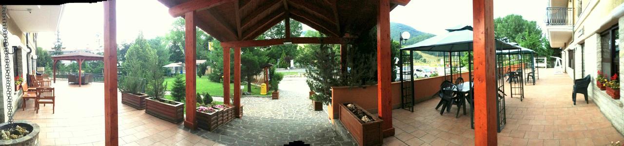 Alba Sporting Hotel Rocca di Mezzo Eksteriør bilde